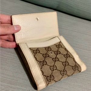 Authentic Gucci Women’s Vintage Leather Trifold Wallet.